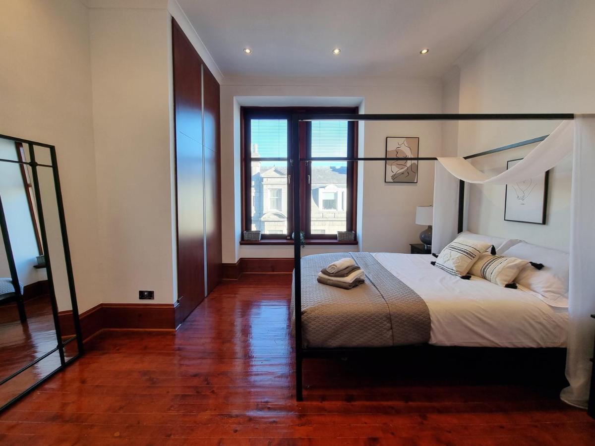 Luxury 2 Bedroom City Centre Apartment With Panoramic Views And High Ceilings Aberdeen Esterno foto