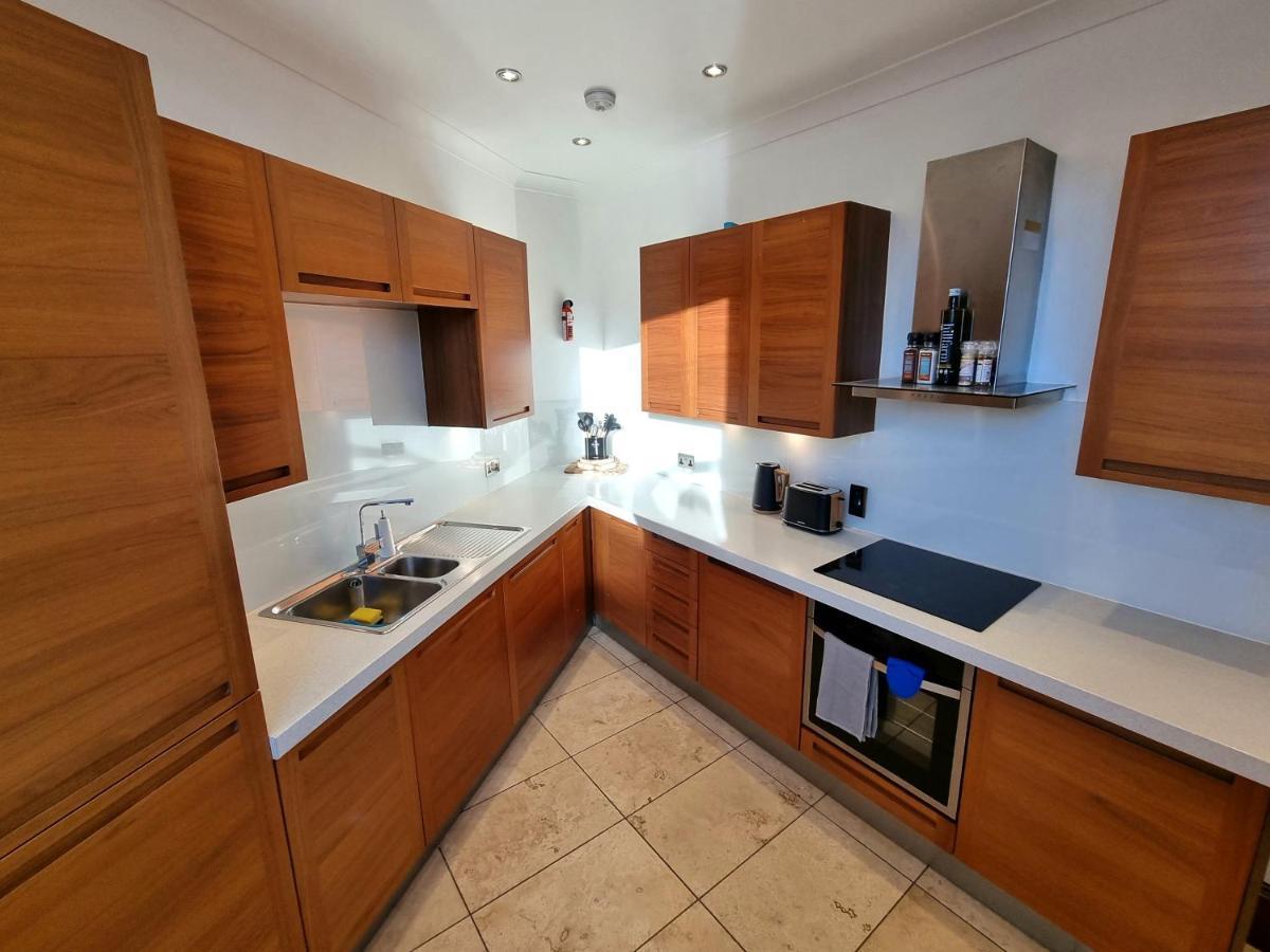 Luxury 2 Bedroom City Centre Apartment With Panoramic Views And High Ceilings Aberdeen Esterno foto